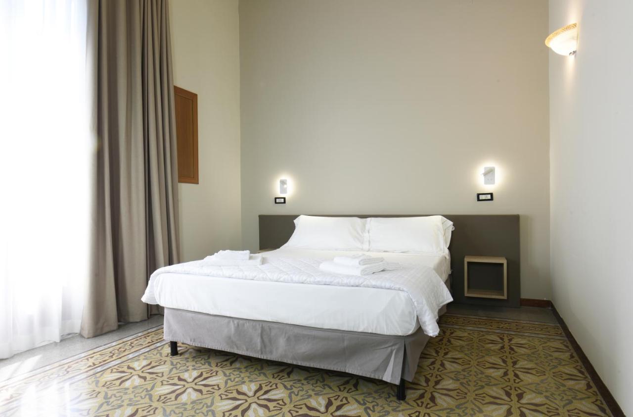 Hotel Roma 62 Palermo Eksteriør billede