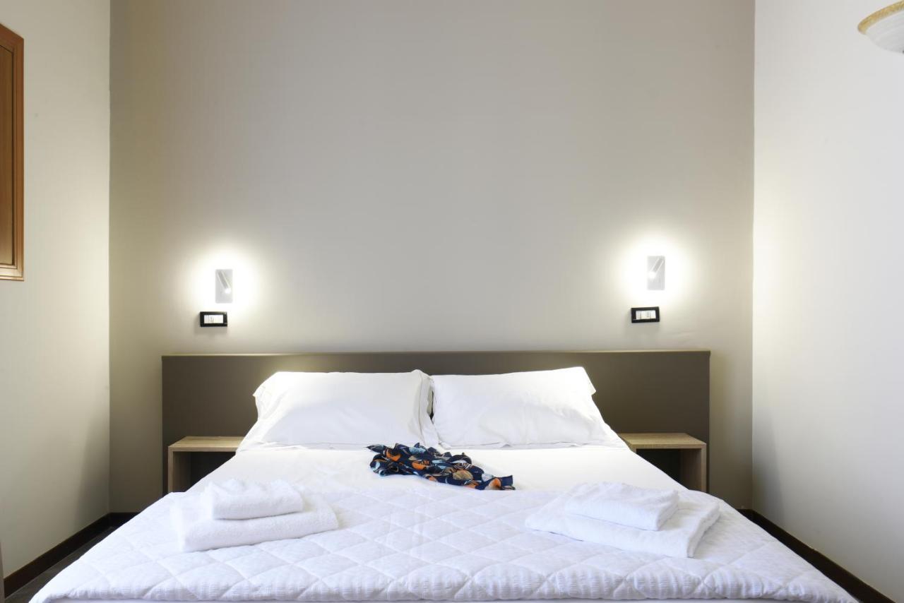 Hotel Roma 62 Palermo Eksteriør billede