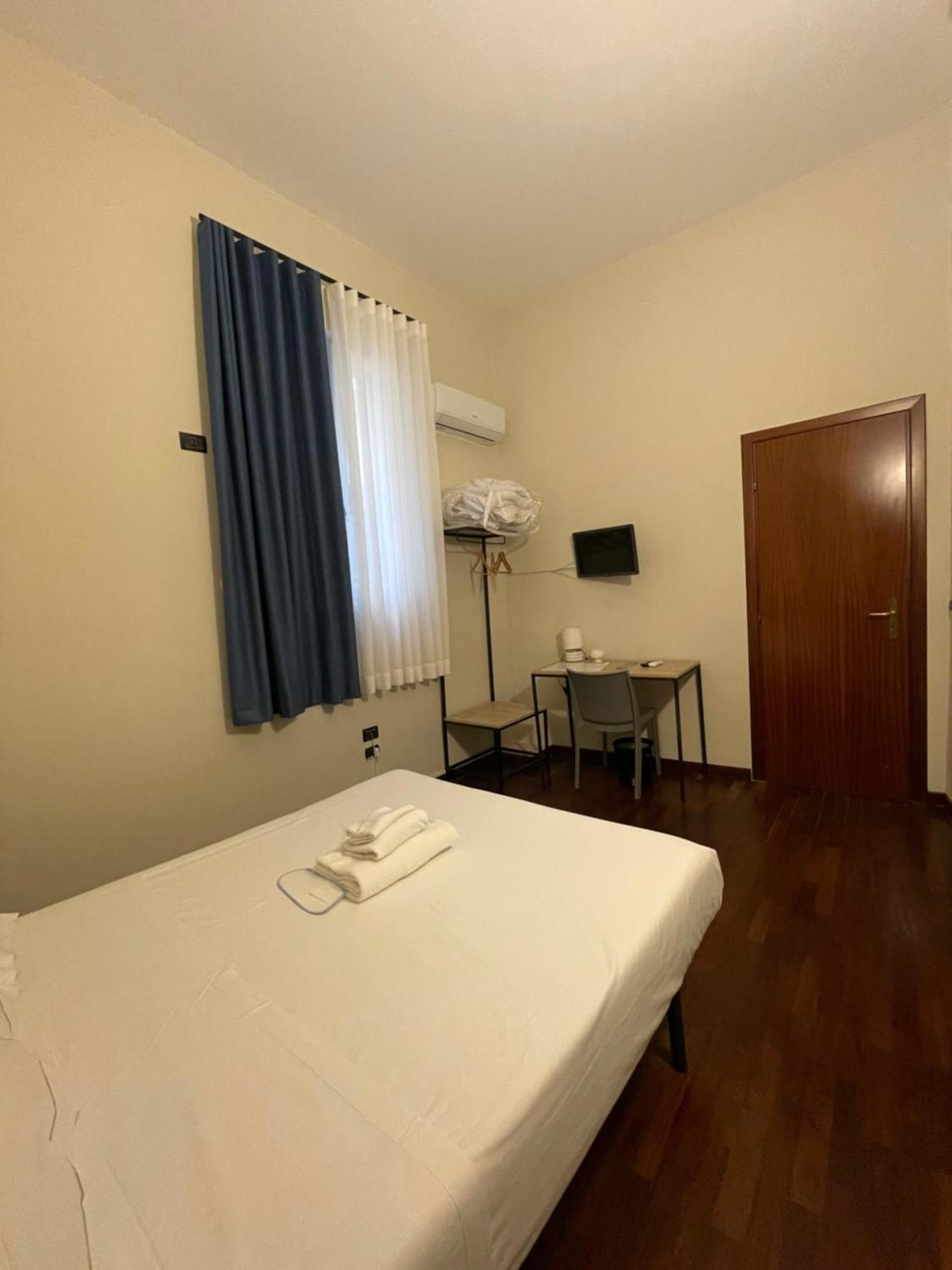 Hotel Roma 62 Palermo Eksteriør billede